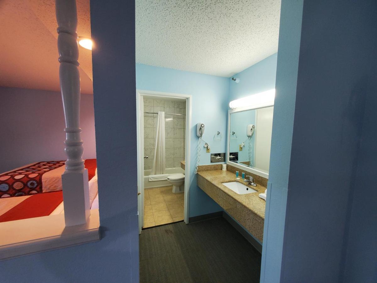 Coastal Inn & Suites Wilmington Bagian luar foto