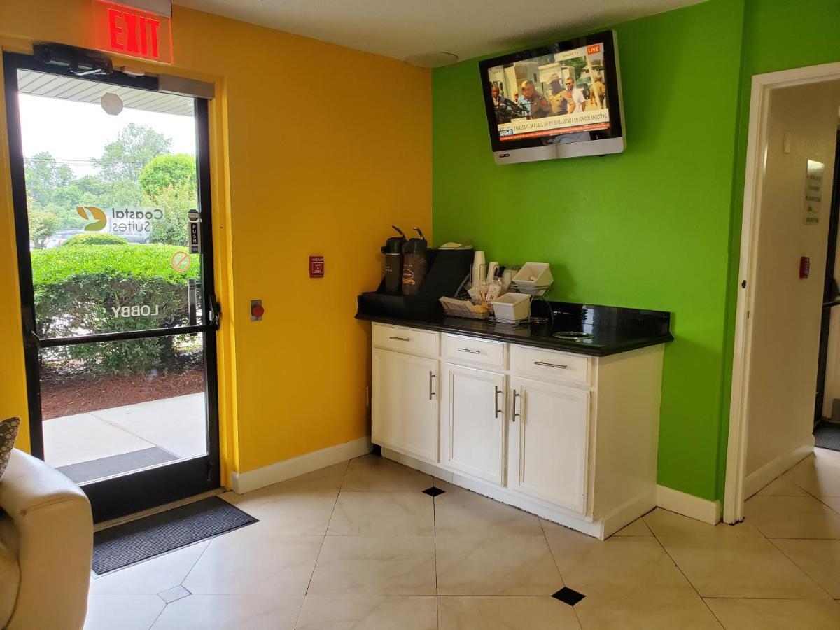Coastal Inn & Suites Wilmington Bagian luar foto