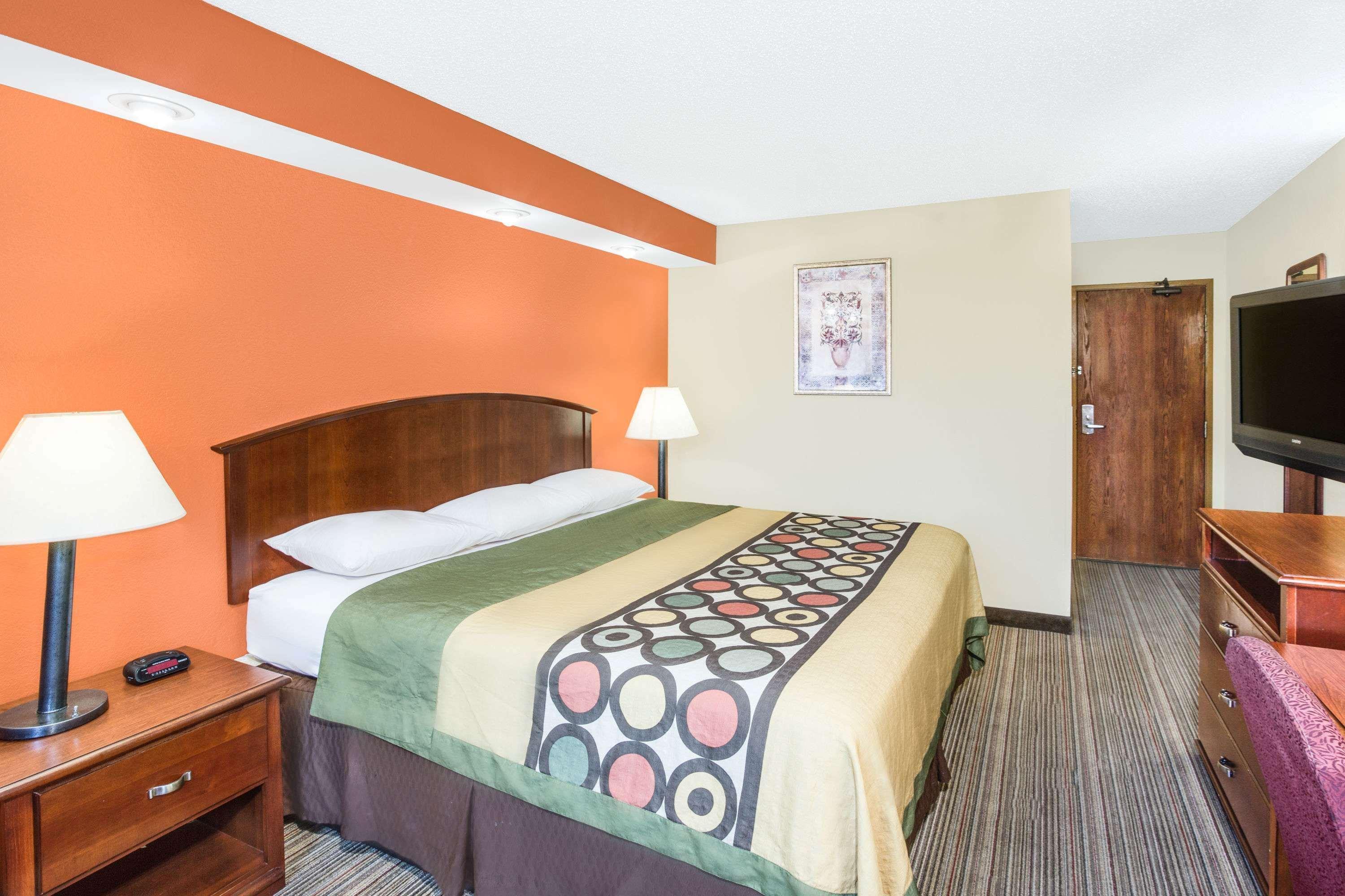 Coastal Inn & Suites Wilmington Bagian luar foto