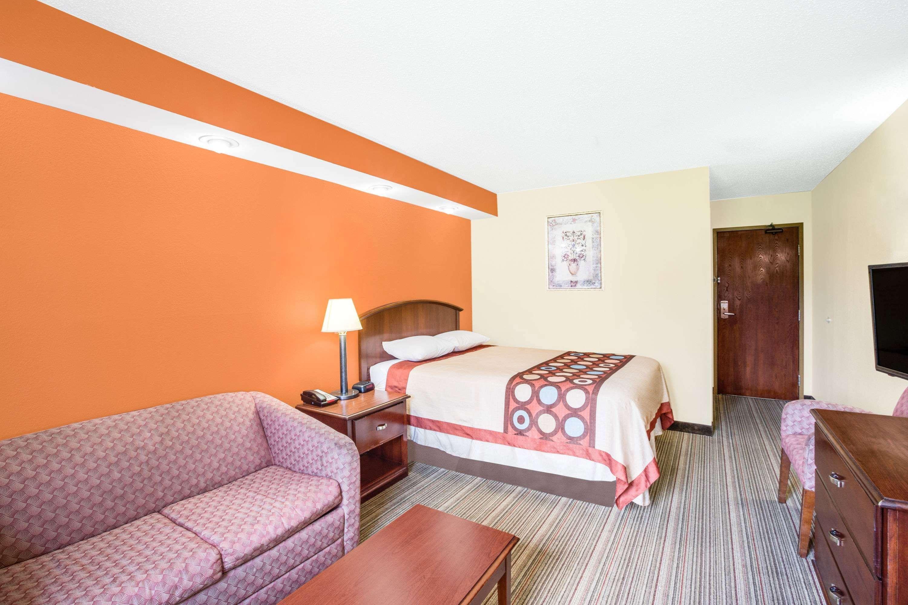 Coastal Inn & Suites Wilmington Bagian luar foto