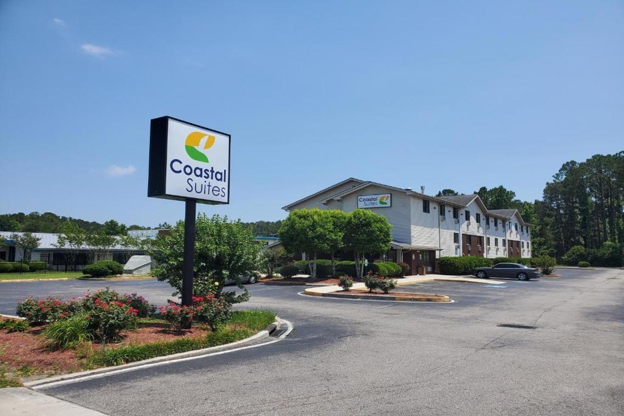 Coastal Inn & Suites Wilmington Bagian luar foto
